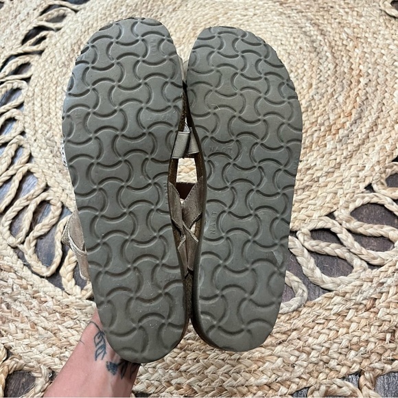 NAOT Krista Gwyneth Tan Leather Snake Rivets Embellished Sandals EU 40 US 8.5-9 - Picture 3 of 4